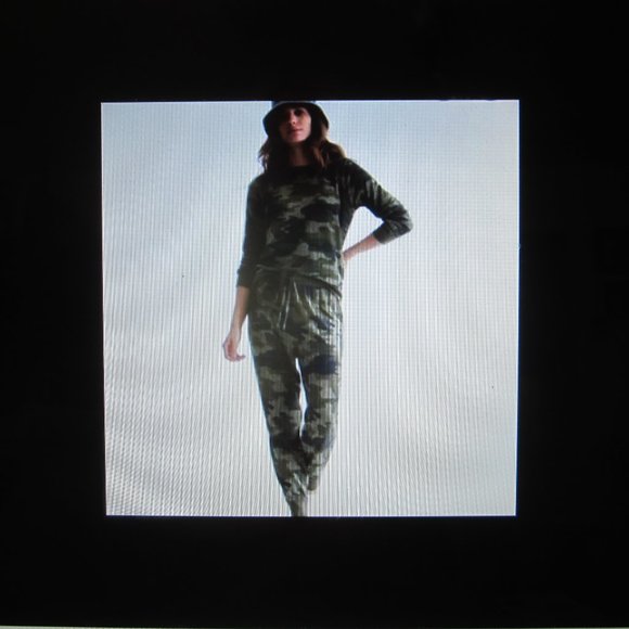 Lucky Brand Cloud Camo Jogger Pants - 2 Size Large / 1 Size Small - Picture 1 of 1